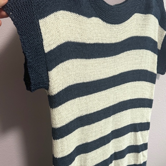 Cable & Gauge Navy and Cream Knit Top - Picture 4 of 9